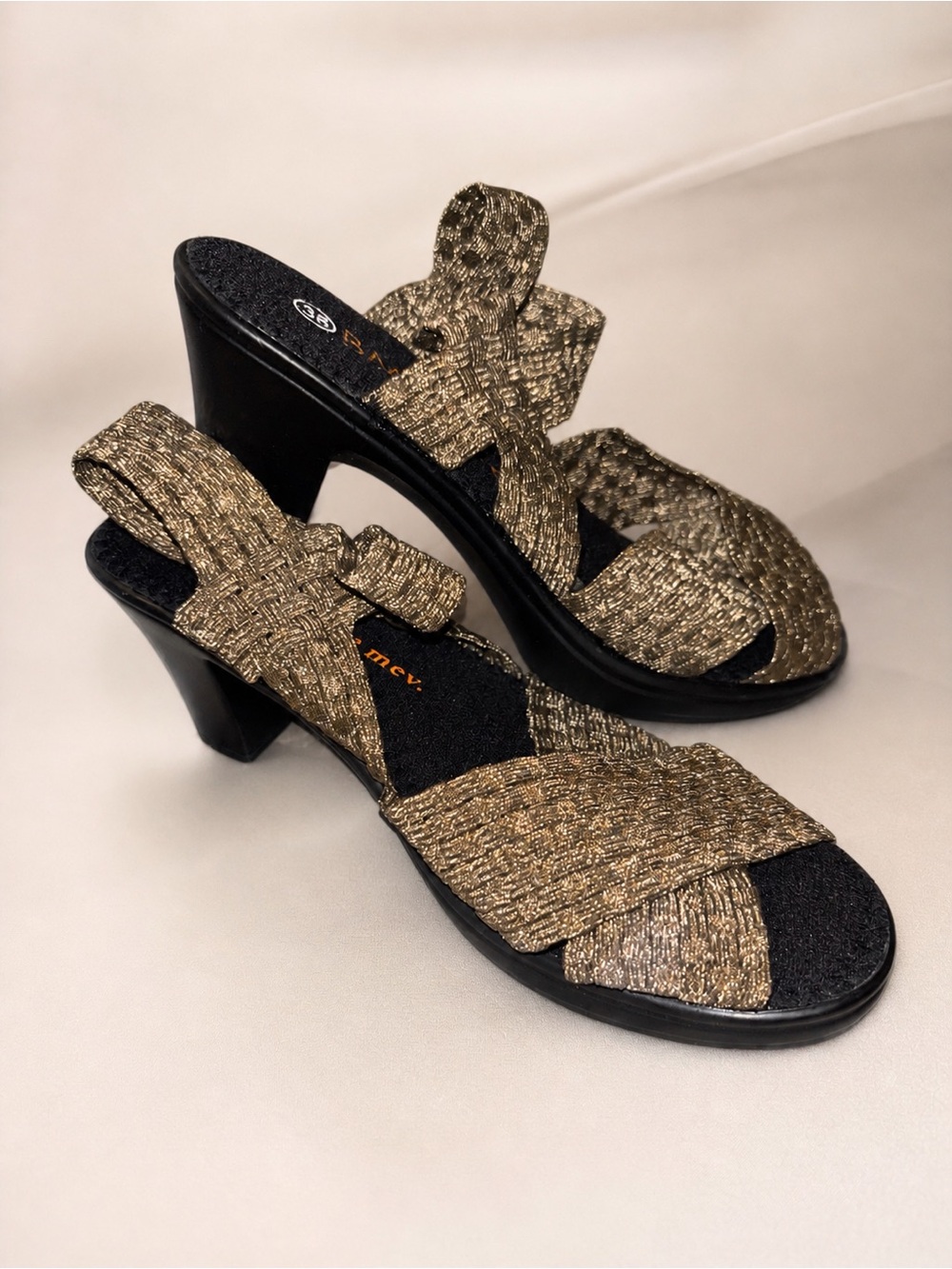 Bernie Mev Delila Bronze Woven Heels Size 38 Metallic Stretch Sandals Comfort